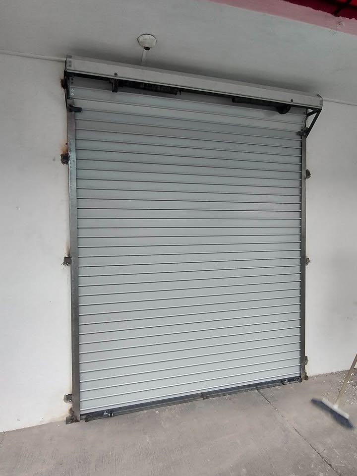 Instalación de cortinas metálicas en Hermosillo