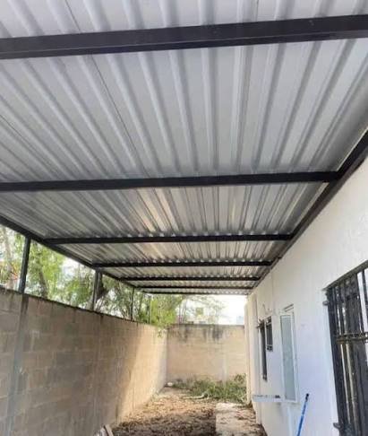 Techos y tinglados con láminas acanaladas de acero en Hermosillo